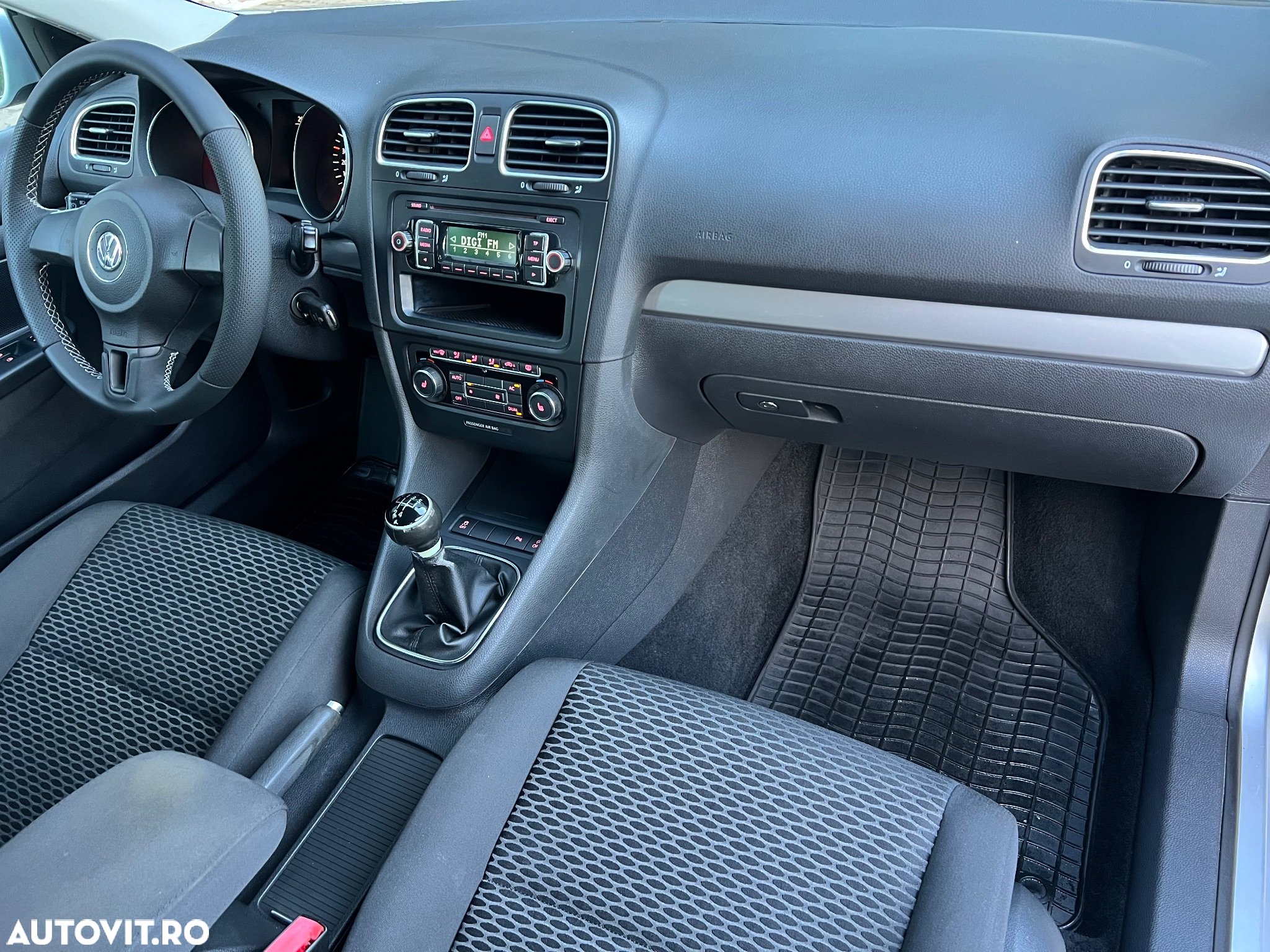 Volkswagen Golf 1.6 TDI 4Motion BlueMotion Technology Comfortline - 5