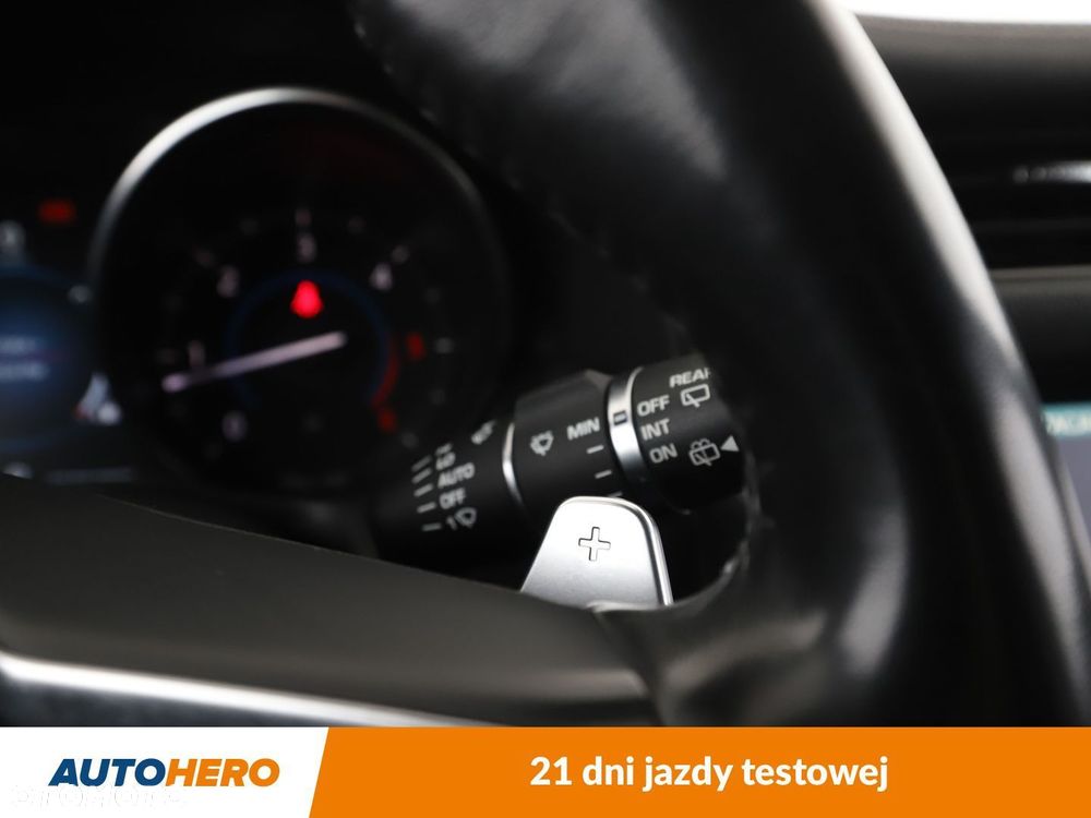 Jaguar XF 2.0 i4D R-Sport - 32