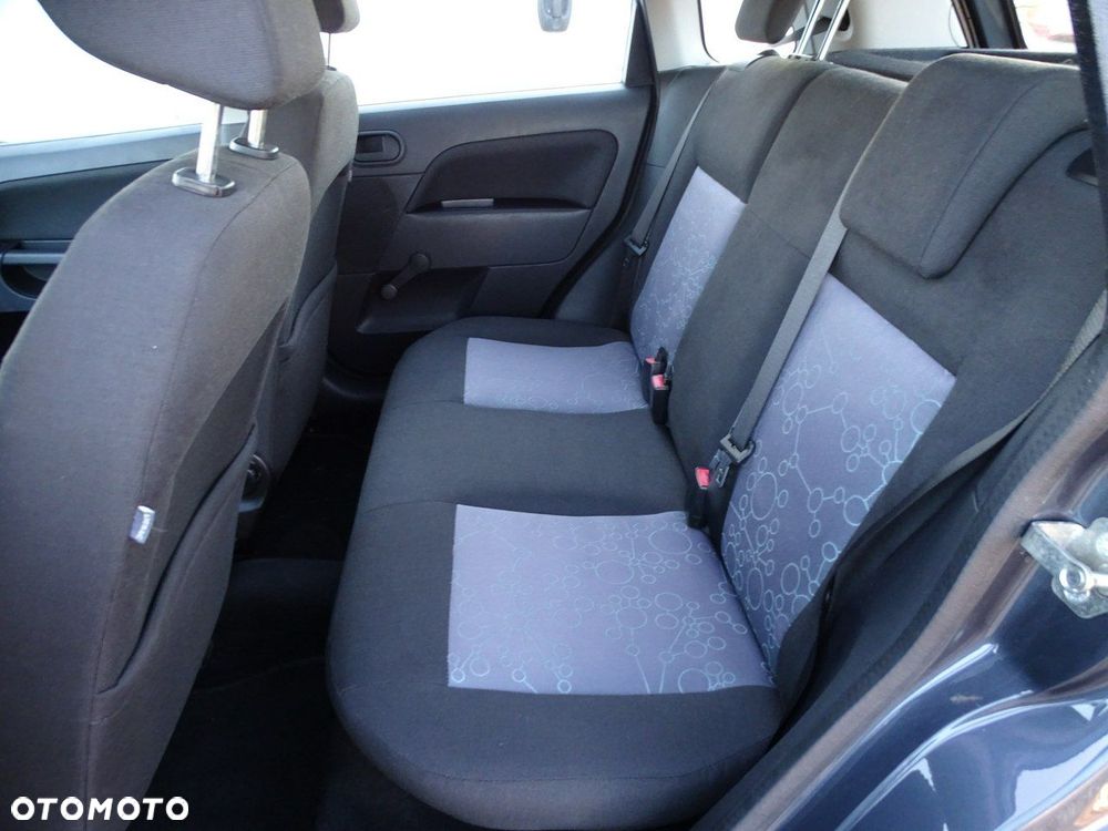 Ford Fiesta - 10