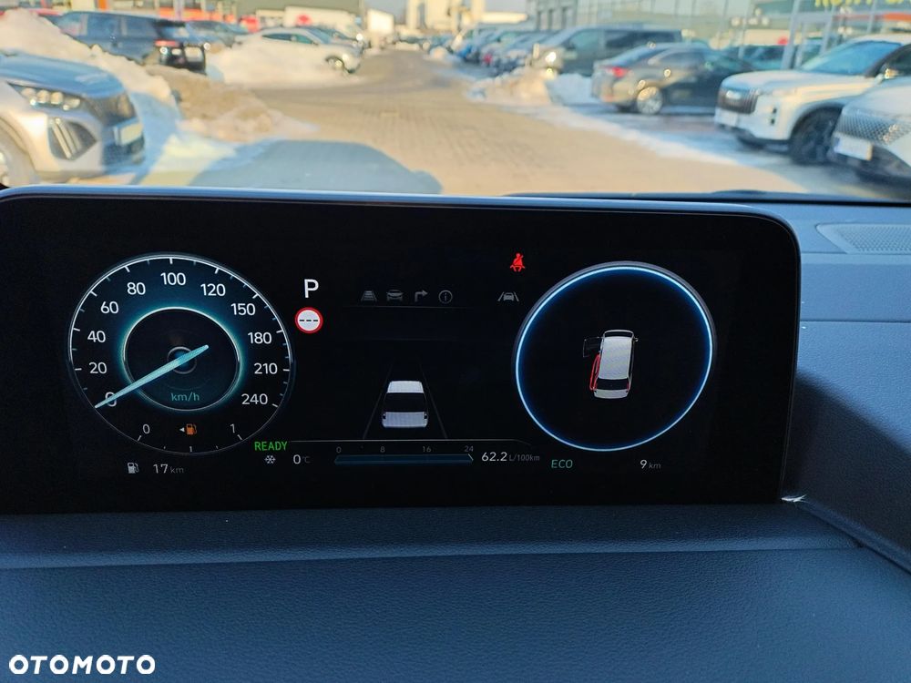 Hyundai Staria 1.6 T-GDI HEV Luxury - 24