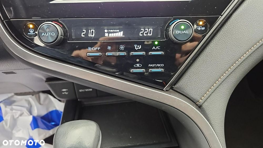 Toyota Camry 2.5 Hybrid Comfort CVT - 20