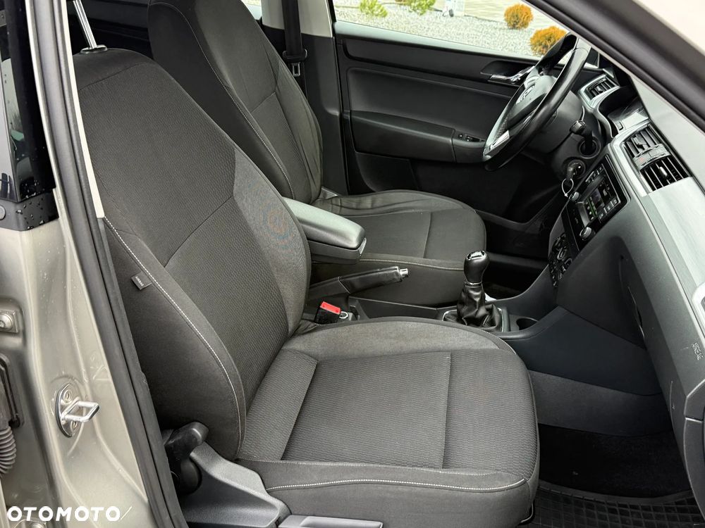 Skoda RAPID Spb 1.2 TSI Style - 15