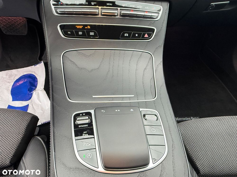 Mercedes-Benz Klasa E 220 d 4-Matic Avantgarde - 39