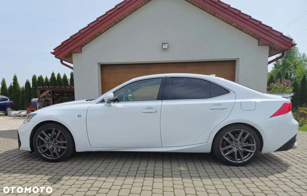 Lexus IS 200t / 300 F Sport - 7
