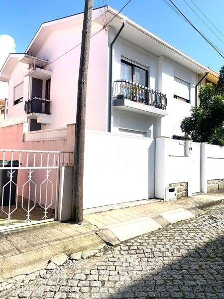 Moradia T4 na Madalena - Grande imagem: 2/4