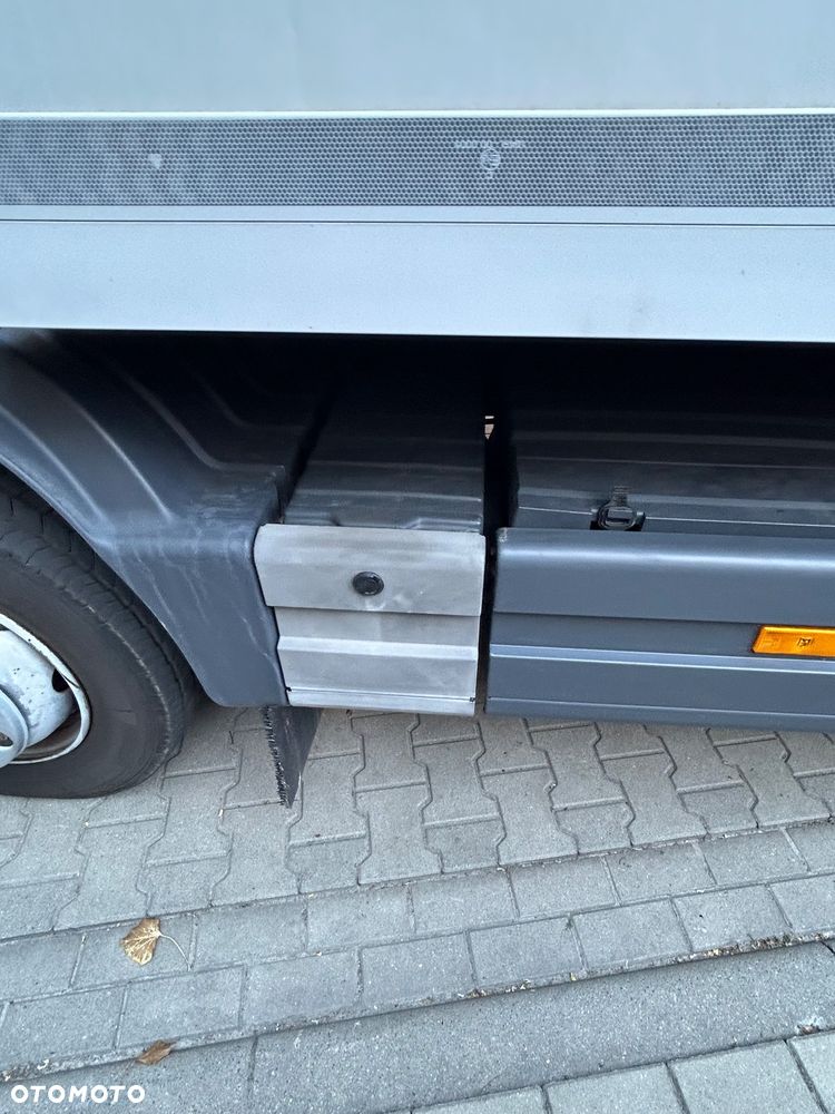 Mercedes-Benz ATEGO 1218 18 paletowy dł.7,25 szer.2,49 wys.2,35 - 31