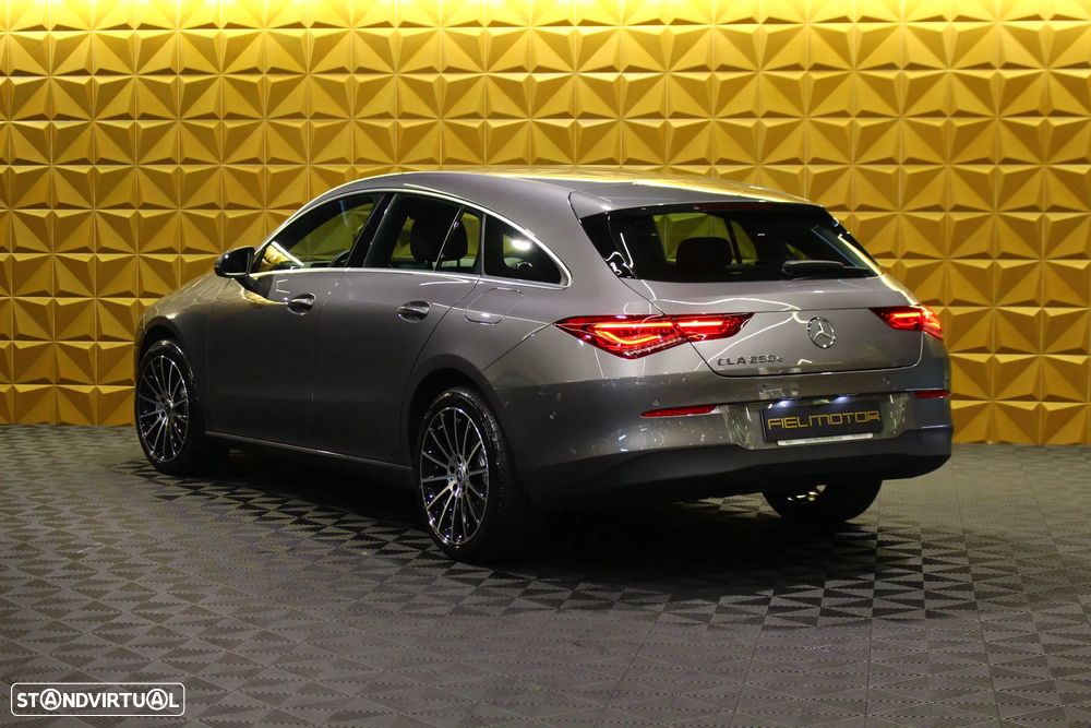 Mercedes-Benz CLA 250 e Shooting Brake Progressive - 12