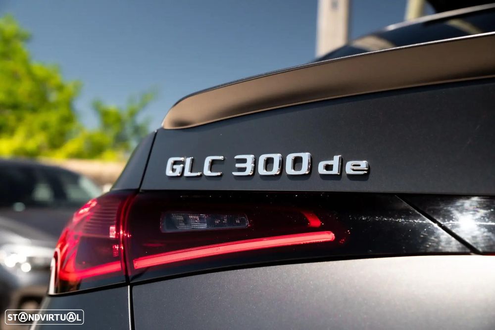 Mercedes-Benz GLC 300 de Coupe 4Matic 9G-TRONIC AMG Line Advanced - 35