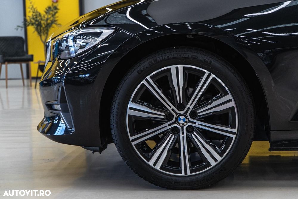 BMW Seria 3 318i Aut. Sport Line - 41