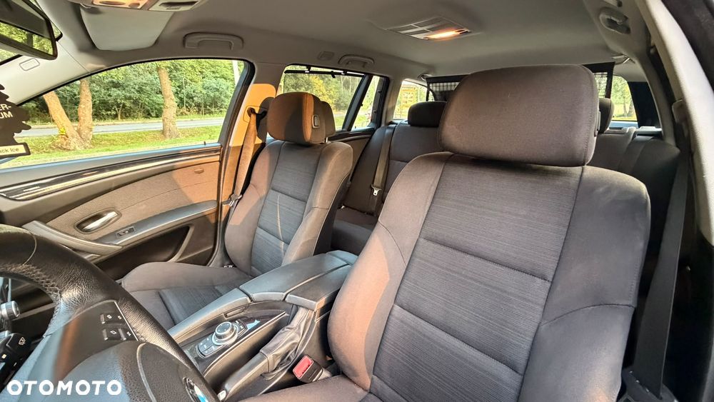 BMW Seria 5 525d - 21