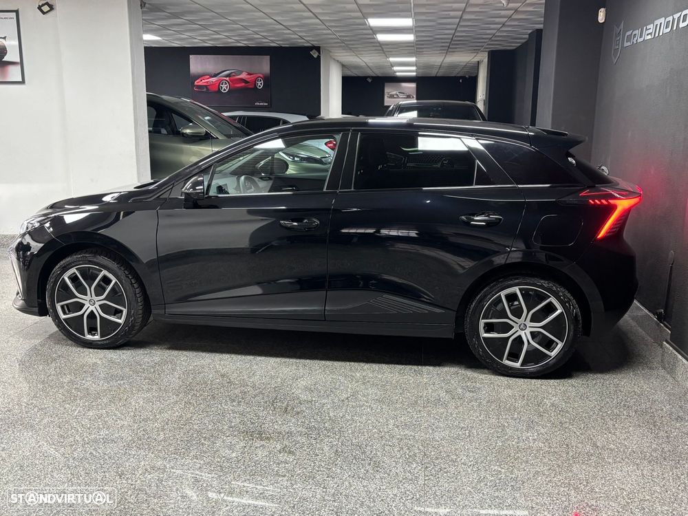 MG MG4 64 kWh Luxury - 3