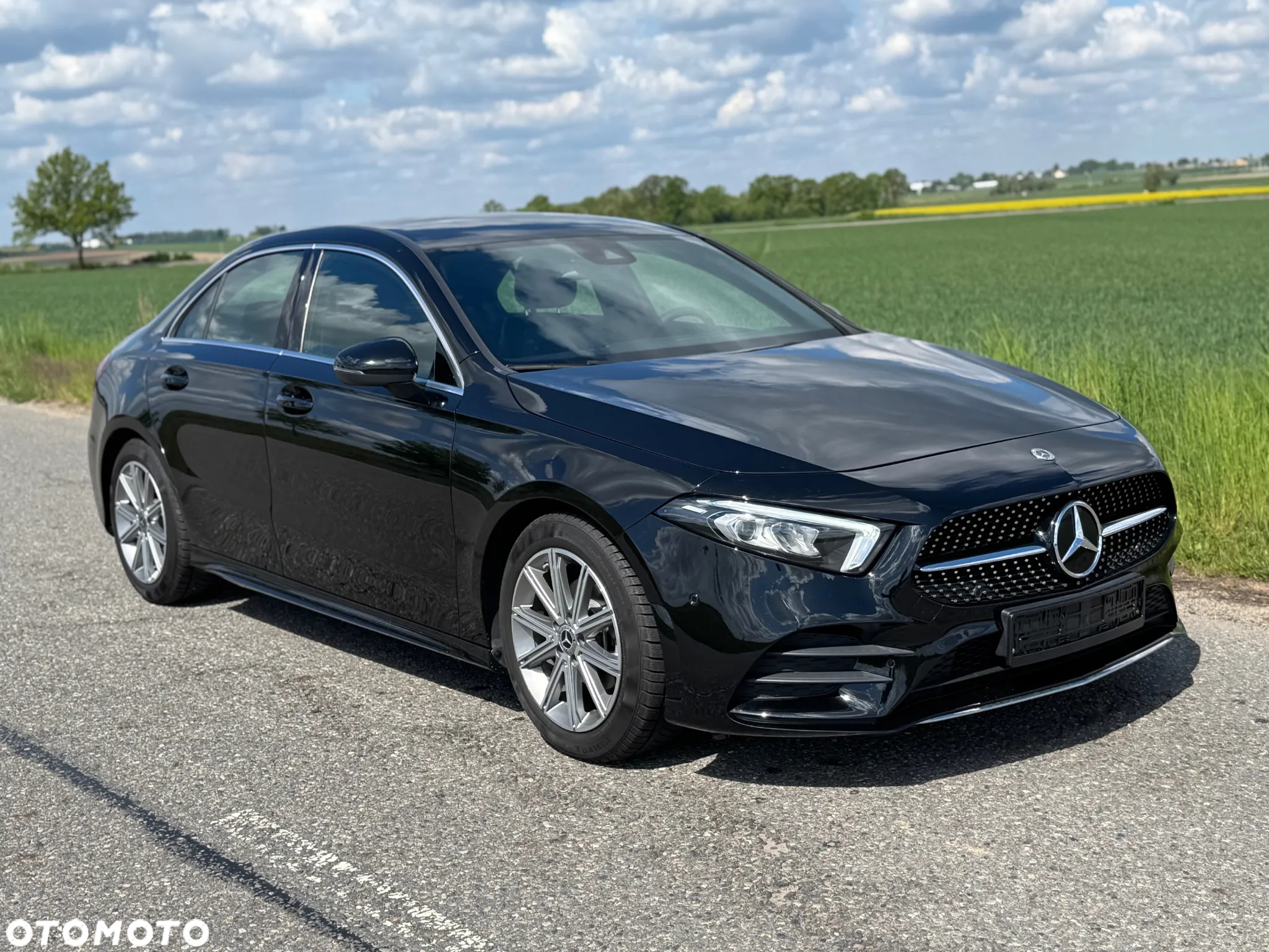 Mercedes-Benz Klasa A 180 7G-DCT Lim AMG Line Advanced Plus - 3