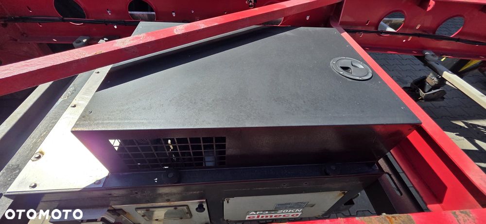 Fliegl SDS 01 Naczepa z agregatem pod kontenery 40- stopowe - 9