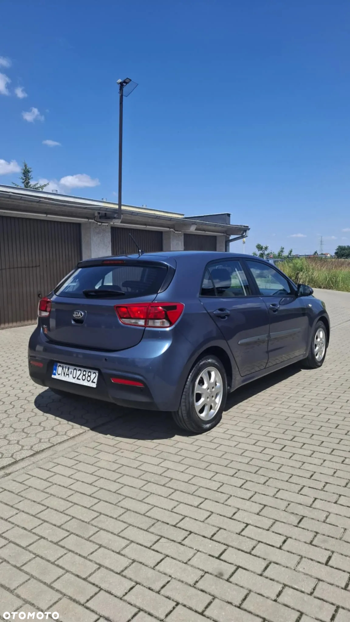 Kia Rio - 4
