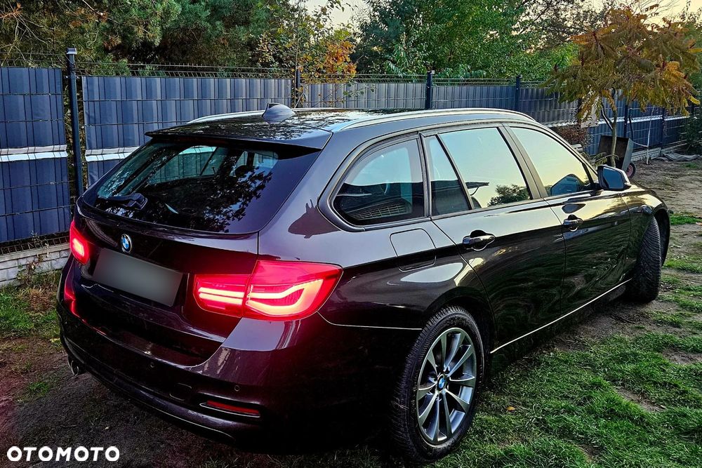 BMW Seria 3 330d xDrive Sport-Aut Luxury Line - 4