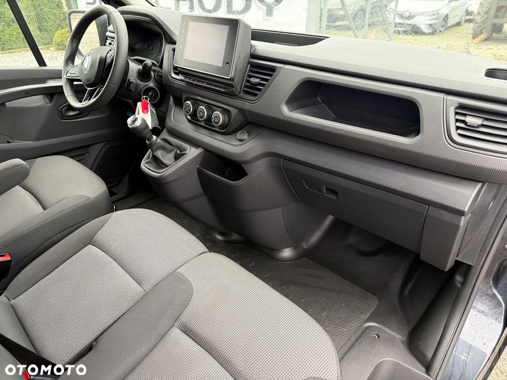 Renault Trafic 2.0 dCi - 13