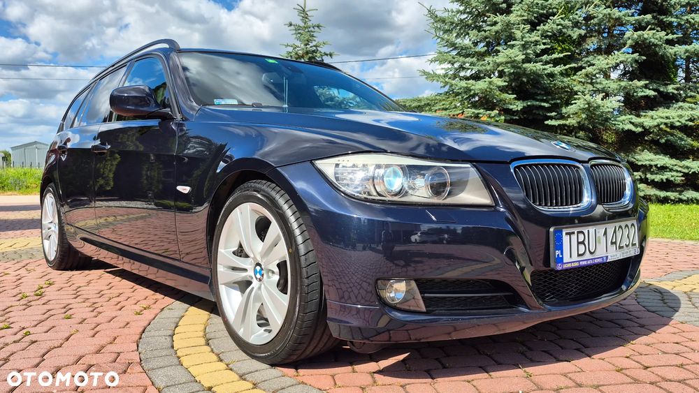 BMW Seria 3 320d xDrive - 25