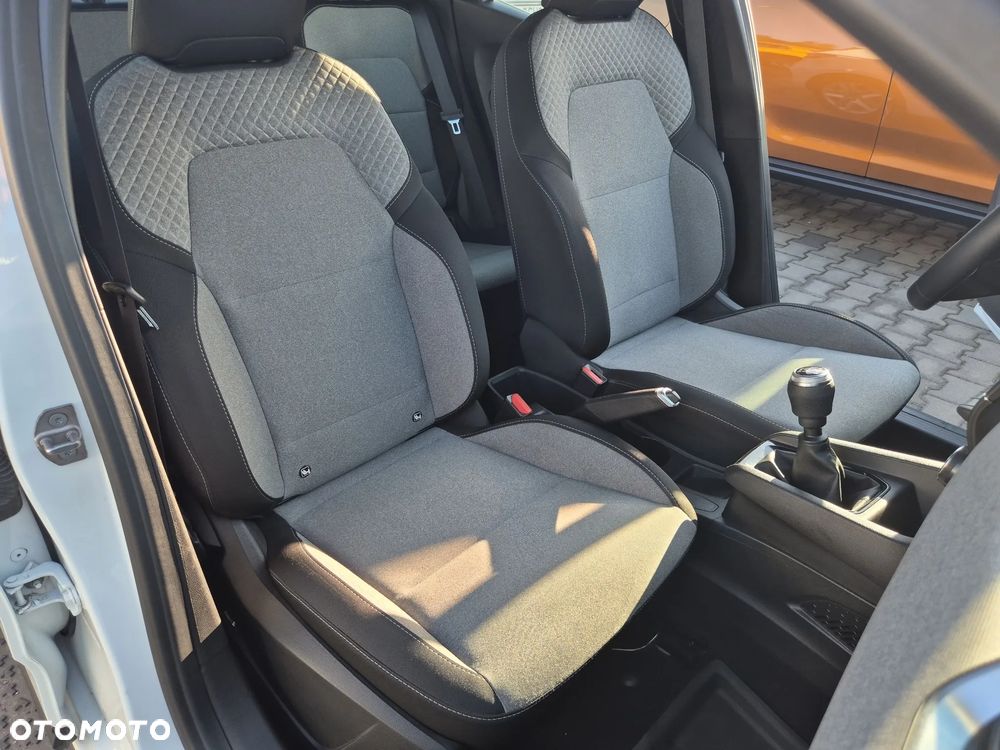 Renault Clio 1.0 TCe Evolution - 26