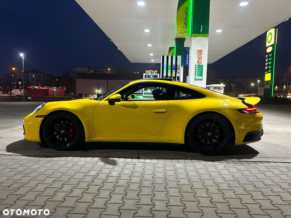 Porsche 911 Carrera 4S - 23