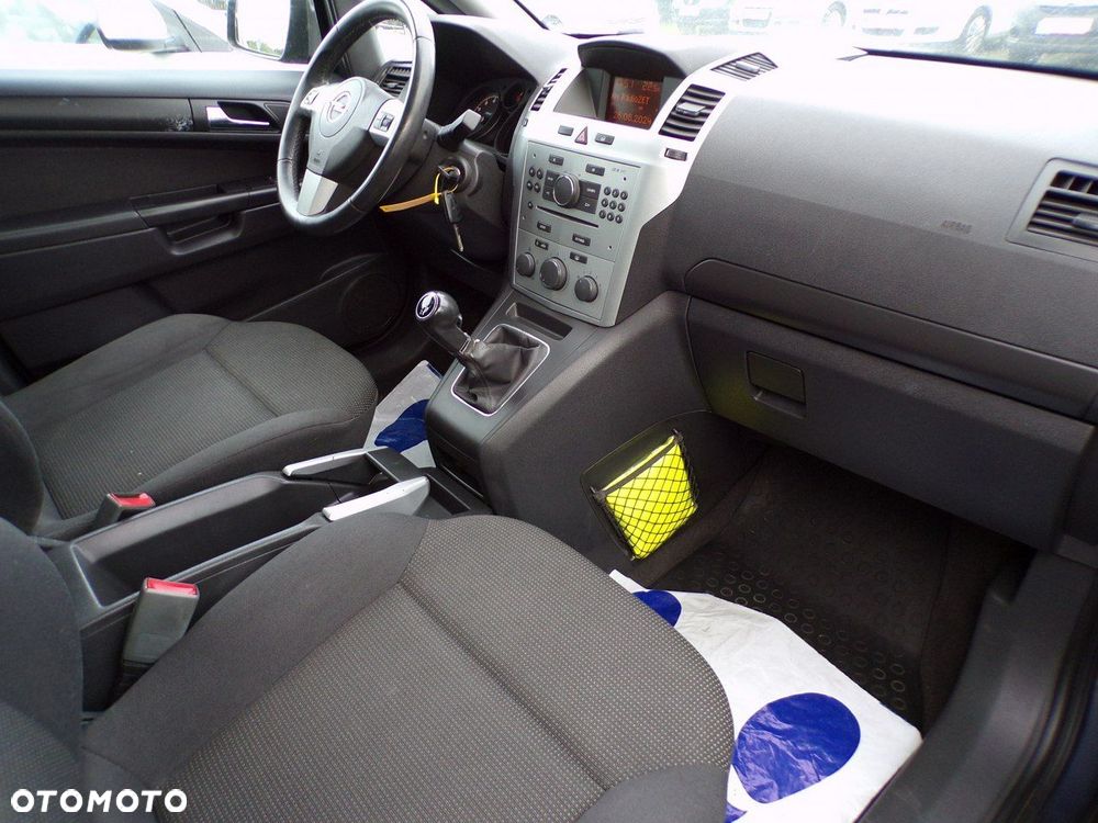 Opel Zafira - 20