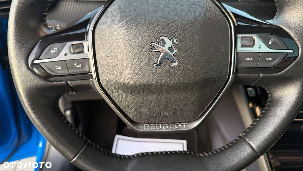 Peugeot 208 - 30