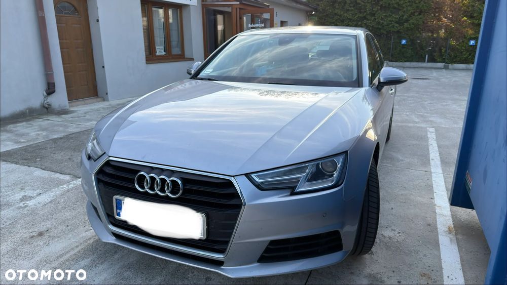 Audi A4 Limousine - 1