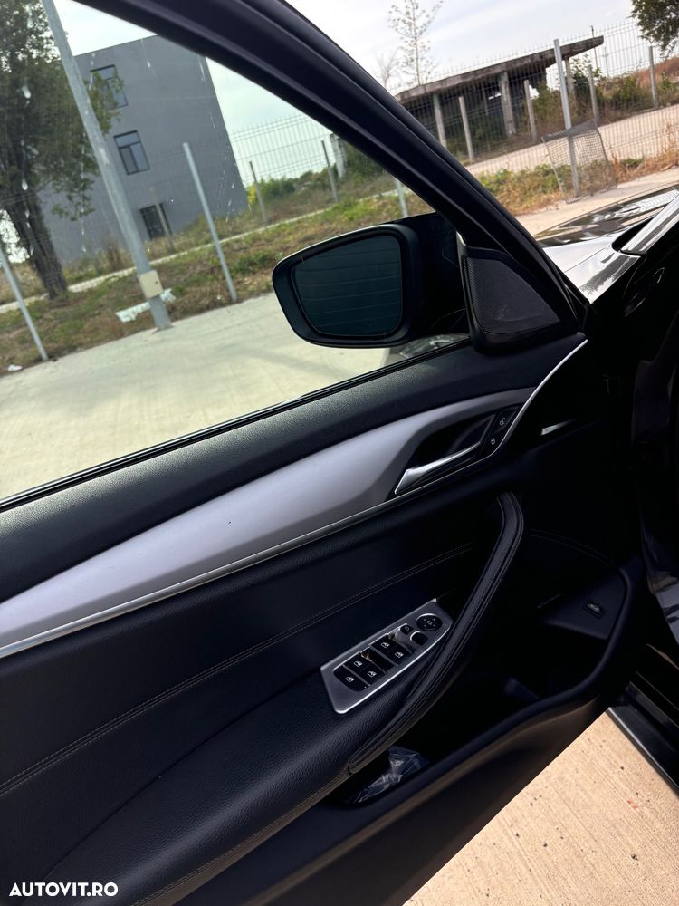 BMW Seria 5 520d AT - 13
