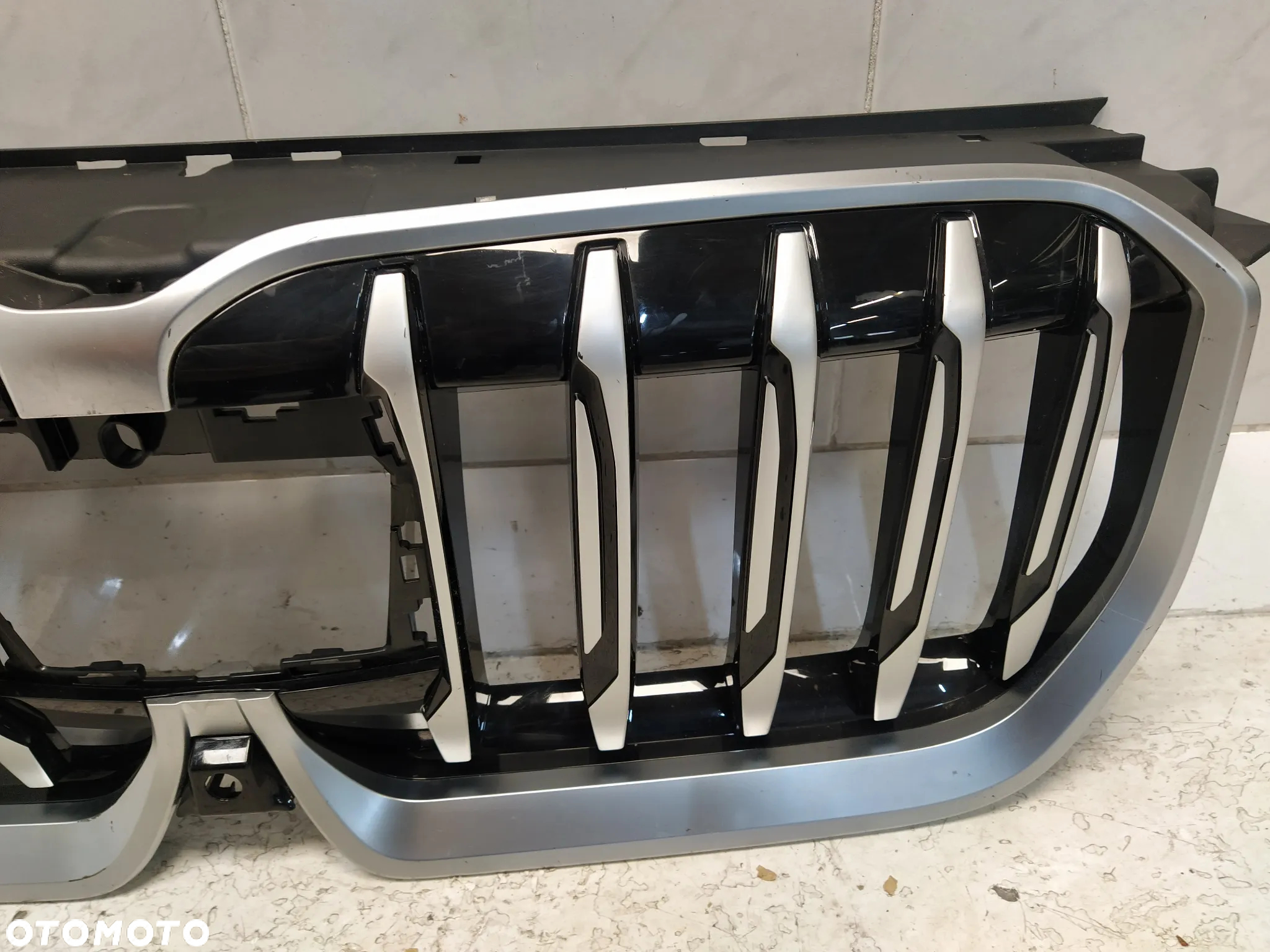 BMW X1 U11 GRILL ATRAPA CHŁODNICY KRATKA NERKA CHROM FRONT I RAMKA CZARNY ŚRODEK NOWY ORYGINAŁ - 10