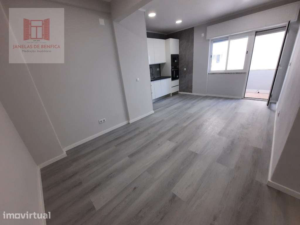T1 remodelado c/ Cozinha Equipada- Centro Amadora - Grande imagem: 5/14