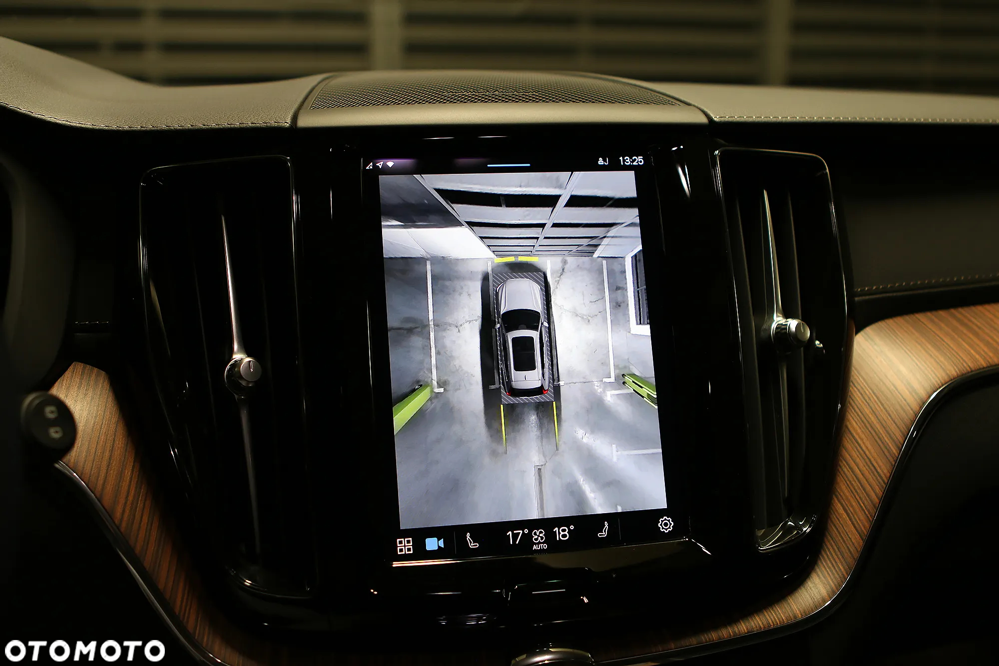 Volvo XC 60 B5 B AWD Ultimate Black Edition - 38
