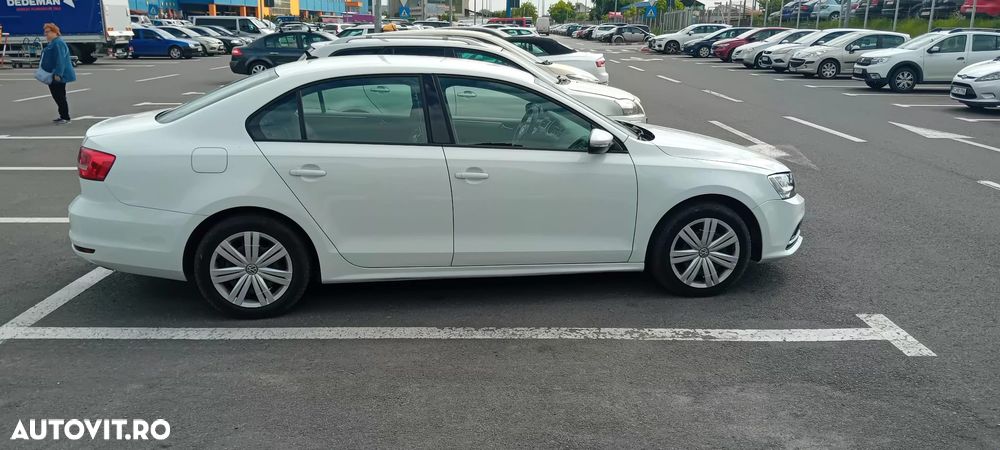 Volkswagen Jetta - 2