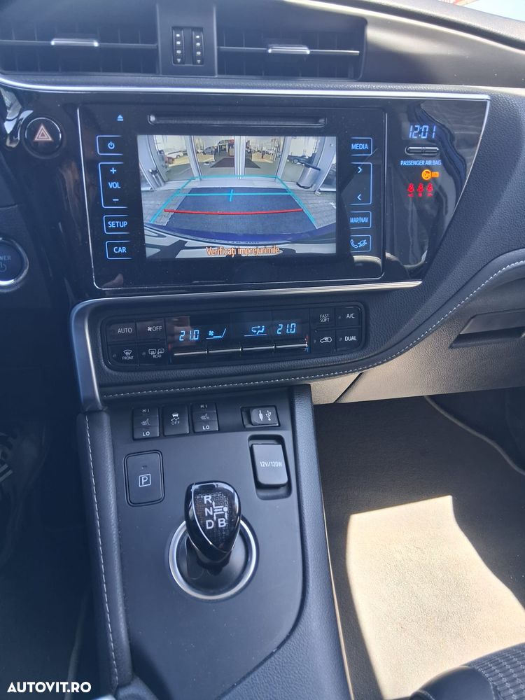 Toyota Auris 1.8 L VVT-i Sol + - 10