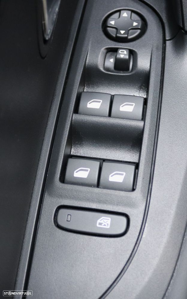 Peugeot 2008 1.2 Hybrid Allure e-DCS6 - 13