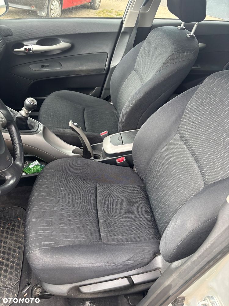 Toyota Auris - 4
