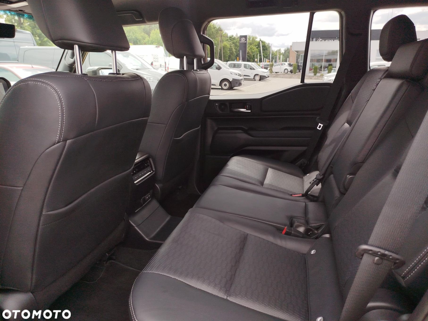 Toyota Land Cruiser - 16