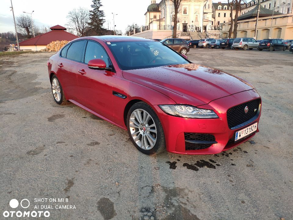 Jaguar XF 2.0 i4D R-Sport - 2