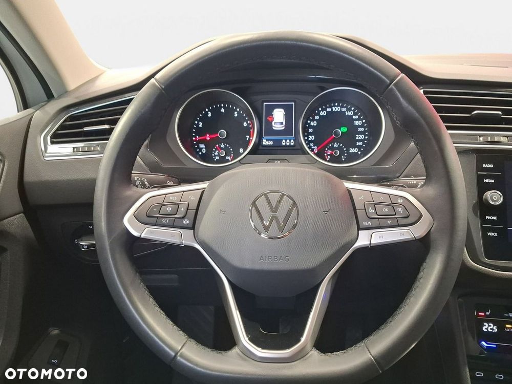 Volkswagen Tiguan - 17