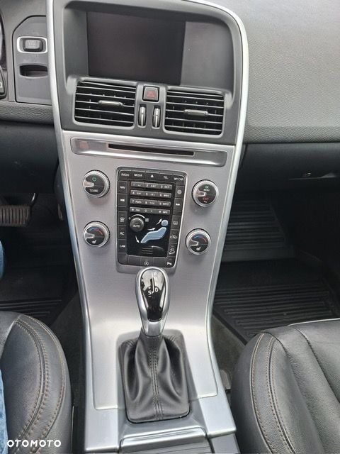 Volvo XC 60 D4 AWD Summum - 9