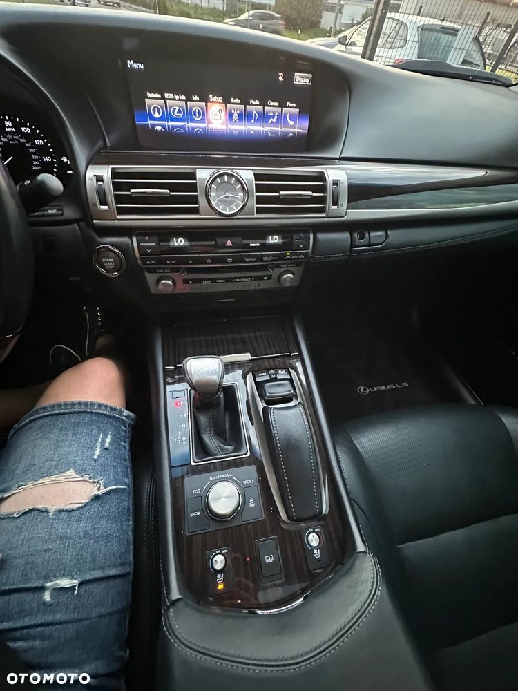 Lexus LS 460 Superior AWD - 32