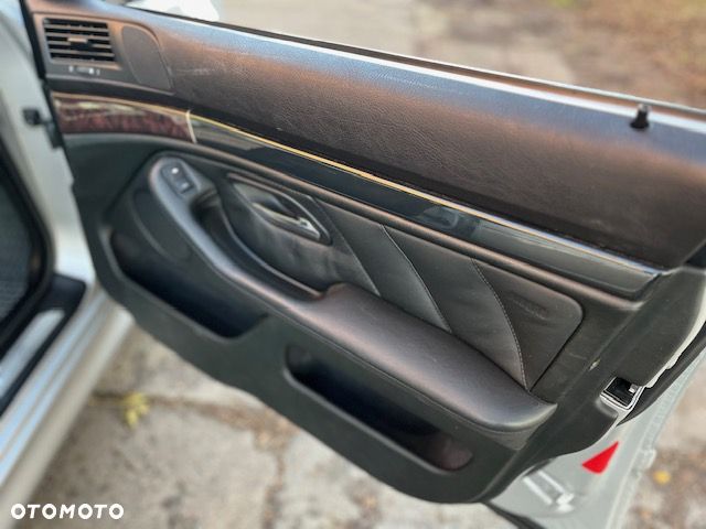 BMW Seria 5 - 26