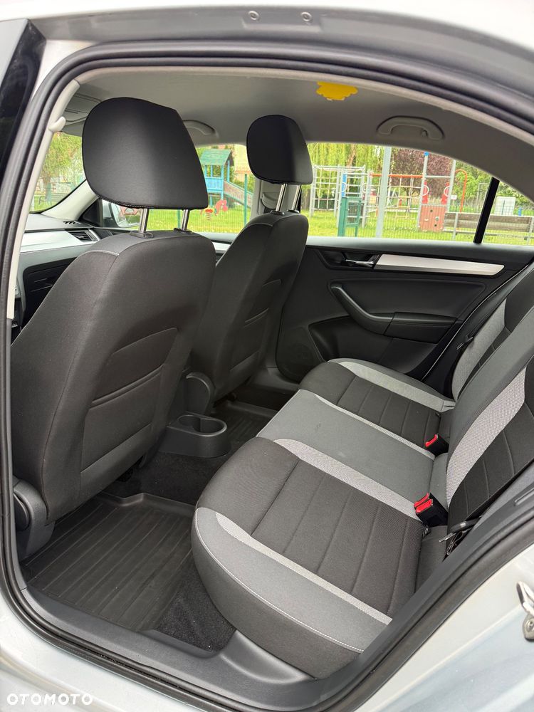 Skoda RAPID - 15