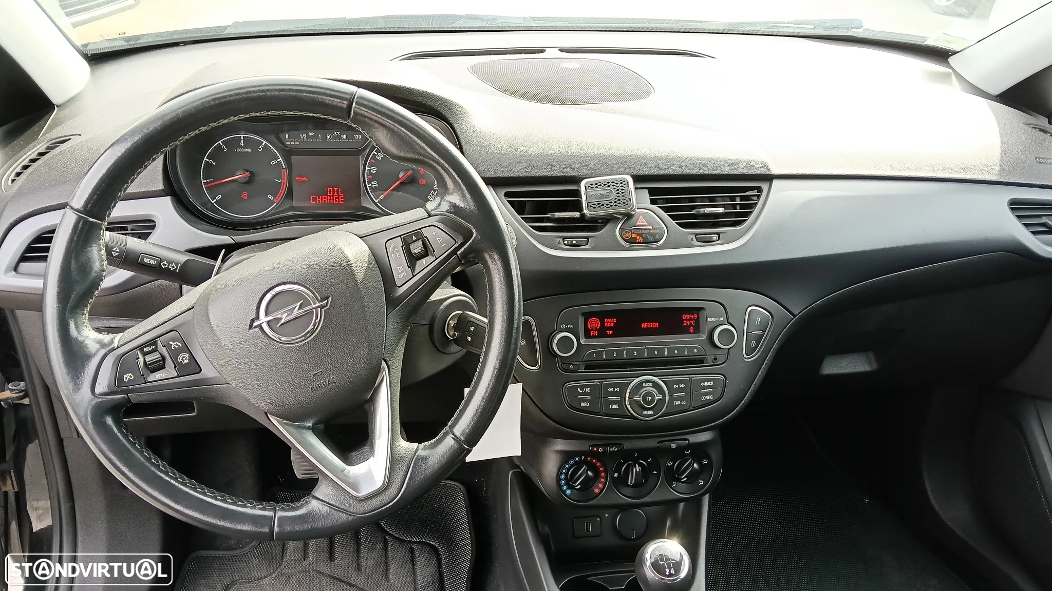 Opel Corsa 1.2 120 Anos - 11