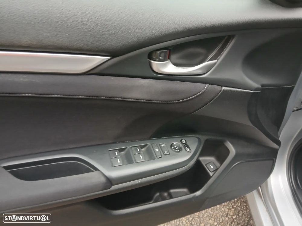 Honda Civic 1.5 i-VTEC Elegance Navi - 24