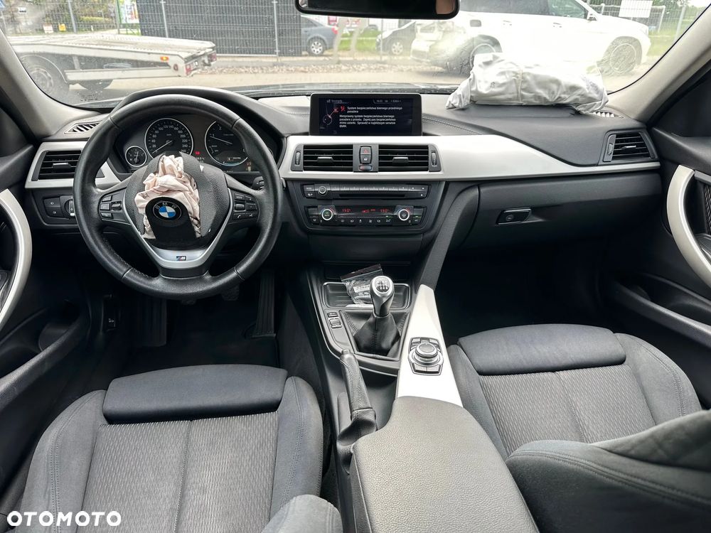 BMW Seria 3 320d - 11