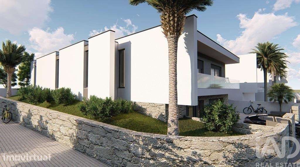 Casa T3 em Antas de 250,00 m2 - Grande imagem: 2/17