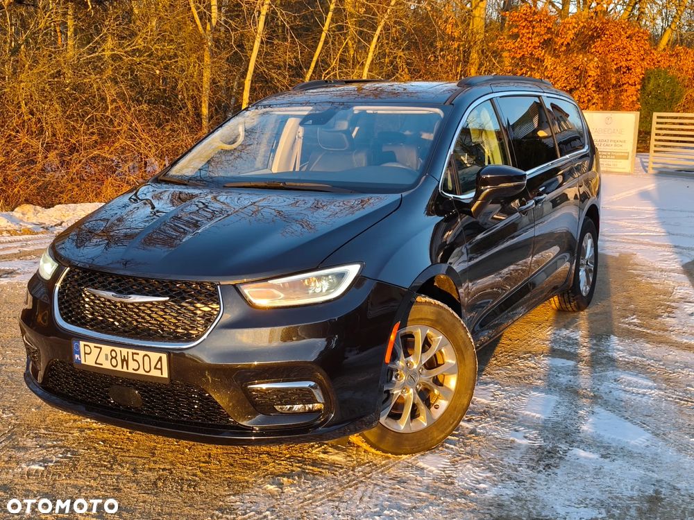 Chrysler Pacifica - 1