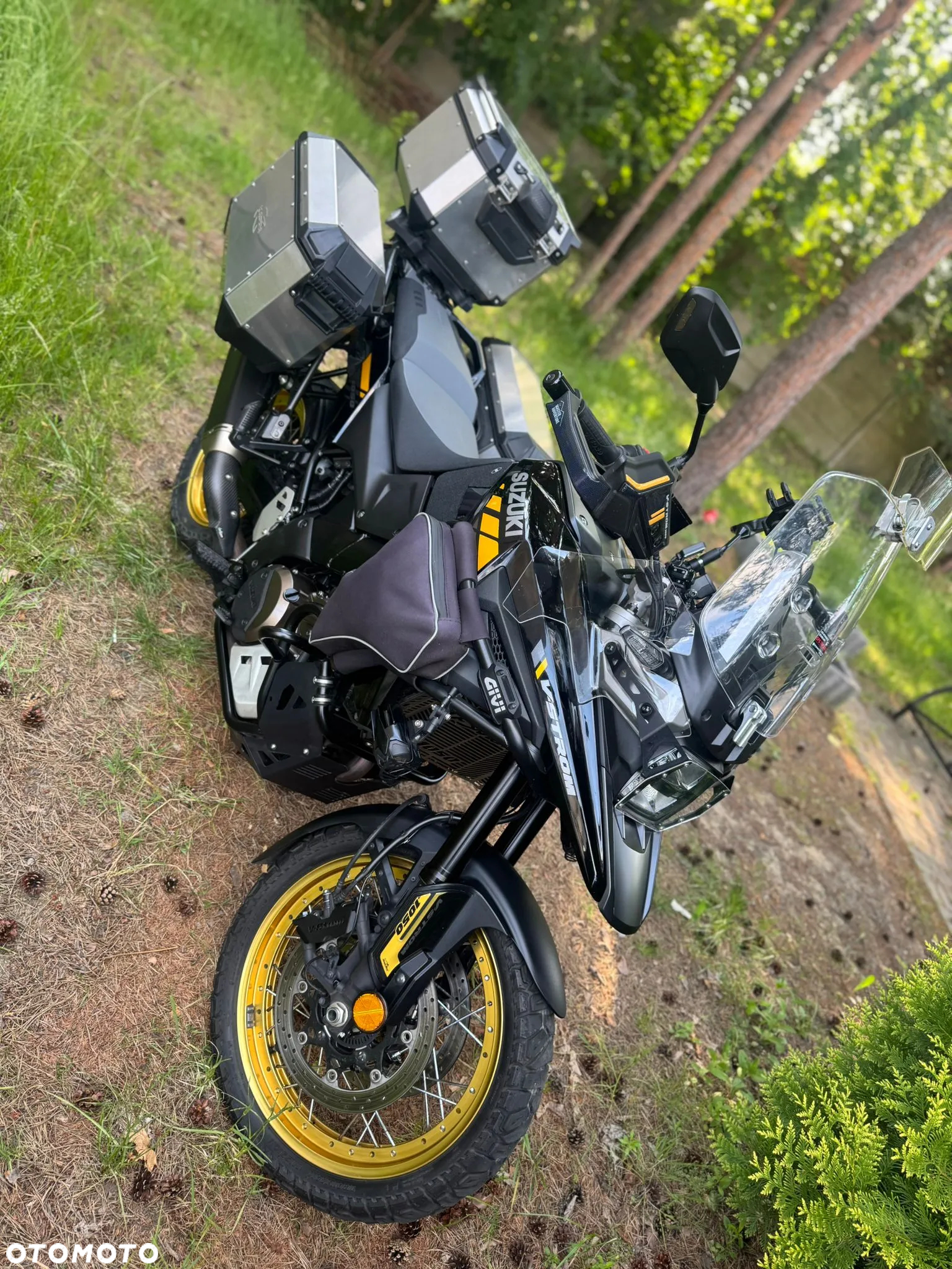 Suzuki V-STROM - 12