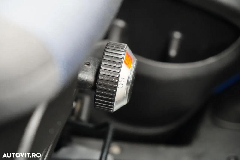 Iveco DAILY 35-160 / CONTAINER 4.2 M / LIFT - 750 kg / TWIN GVWR: 3500 KG - 33