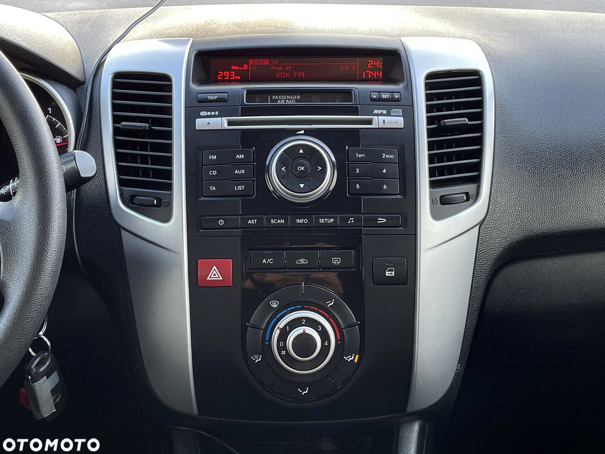 Kia Venga 1.4 CRDi 90 Attract - 24