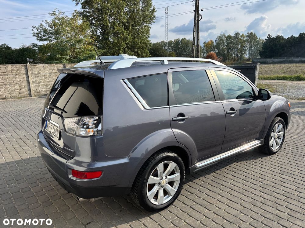 Mitsubishi Outlander - 6